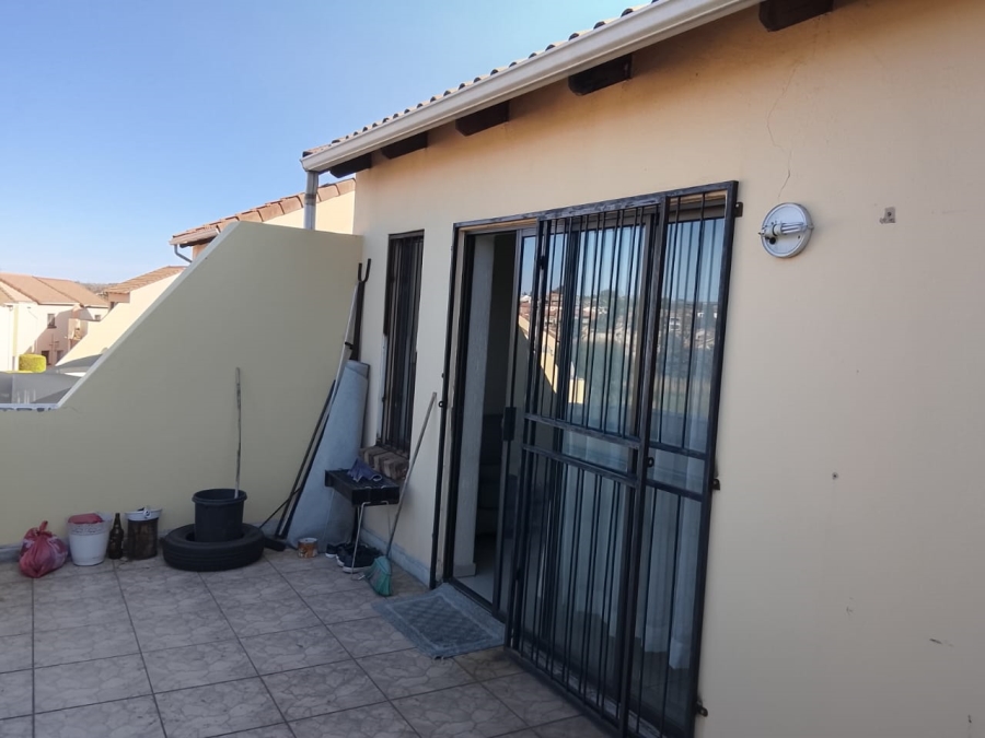 2 Bedroom Property for Sale in Mondeor Gauteng