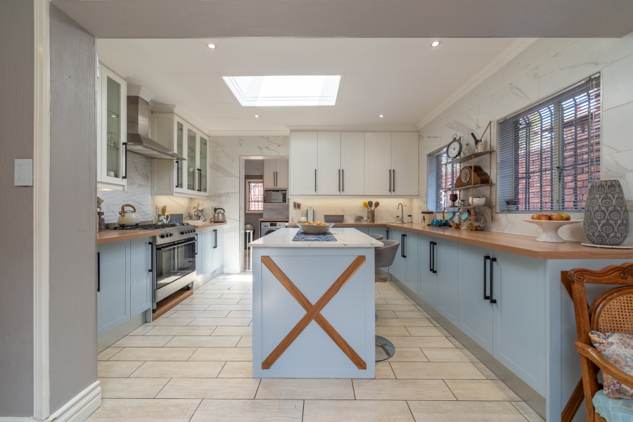 4 Bedroom Property for Sale in Fairland Gauteng
