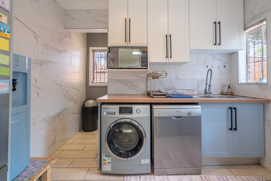 4 Bedroom Property for Sale in Fairland Gauteng