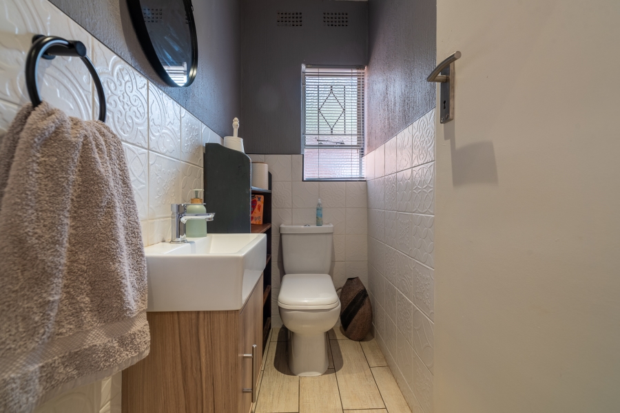 4 Bedroom Property for Sale in Fairland Gauteng