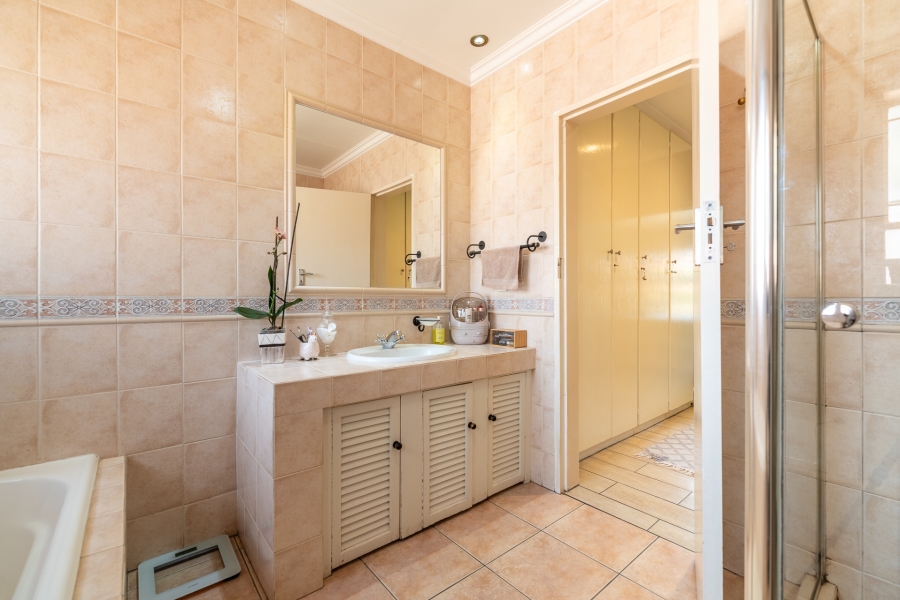 4 Bedroom Property for Sale in Fairland Gauteng