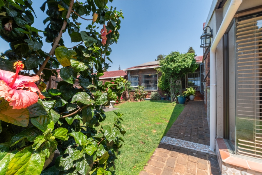 4 Bedroom Property for Sale in Fairland Gauteng