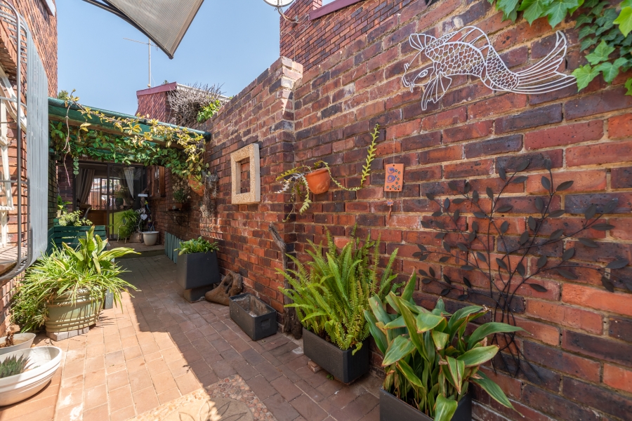 4 Bedroom Property for Sale in Fairland Gauteng