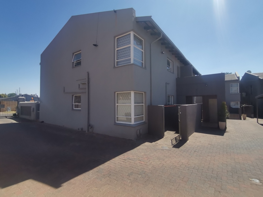 2 Bedroom Property for Sale in Raceview Gauteng