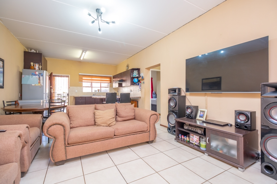 2 Bedroom Property for Sale in Amorosa Gauteng