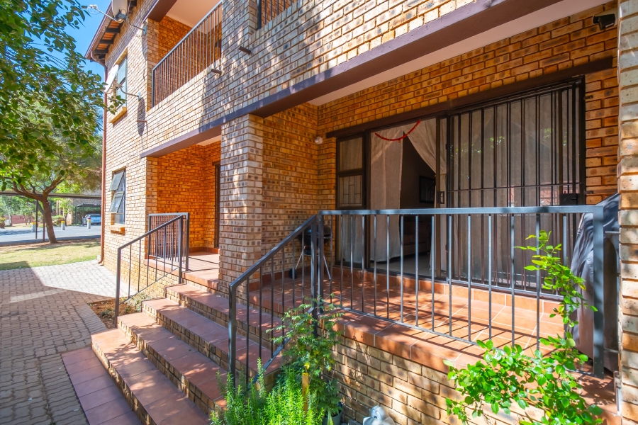 2 Bedroom Property for Sale in Amorosa Gauteng