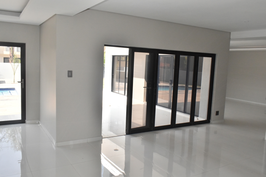 7 Bedroom Property for Sale in Silverwoods Country Estate Gauteng