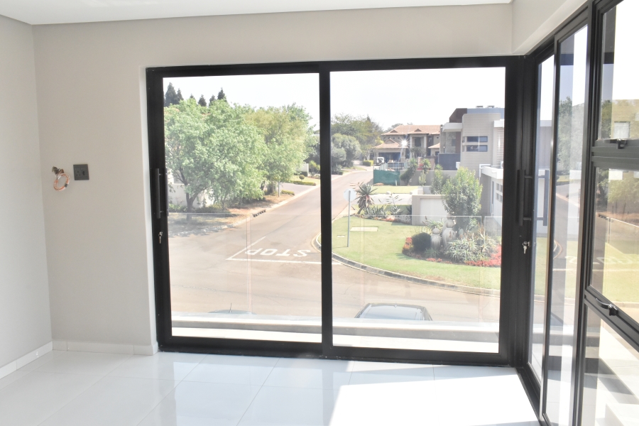 7 Bedroom Property for Sale in Silverwoods Country Estate Gauteng