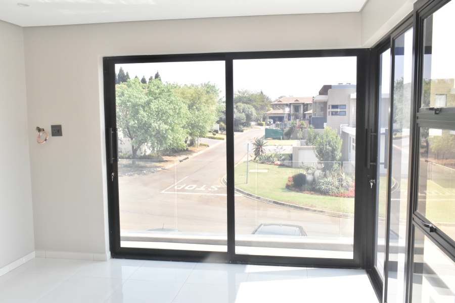 7 Bedroom Property for Sale in Silverwoods Country Estate Gauteng
