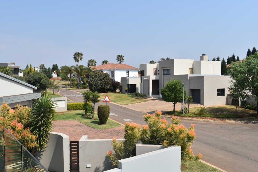 7 Bedroom Property for Sale in Silverwoods Country Estate Gauteng