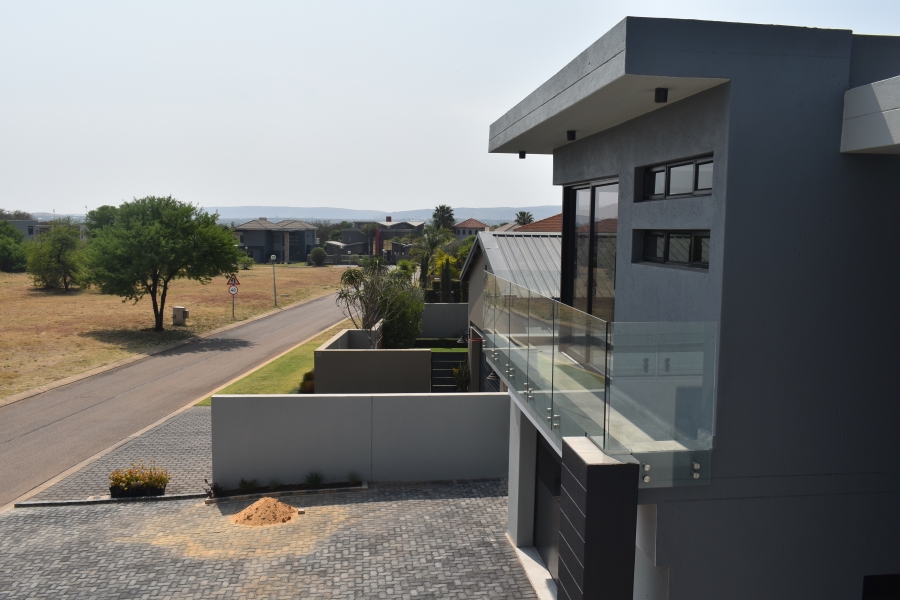7 Bedroom Property for Sale in Silverwoods Country Estate Gauteng