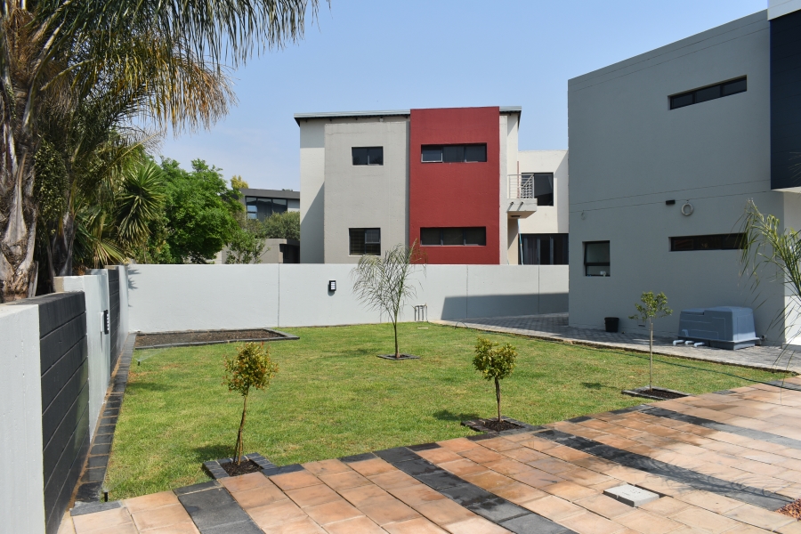 7 Bedroom Property for Sale in Silverwoods Country Estate Gauteng