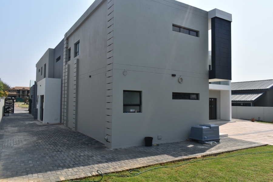 7 Bedroom Property for Sale in Silverwoods Country Estate Gauteng