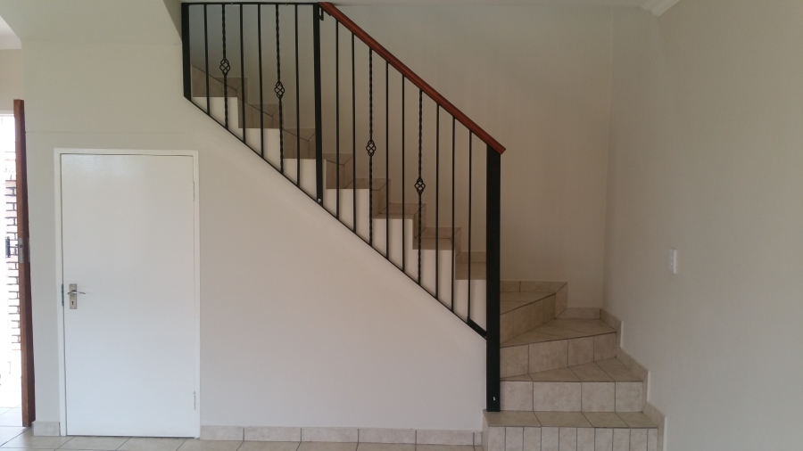 2 Bedroom Property for Sale in Raslouw Gauteng