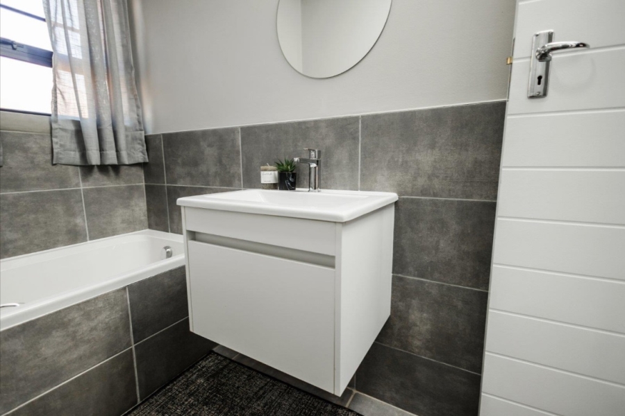 2 Bedroom Property for Sale in Lotus Gardens Gauteng