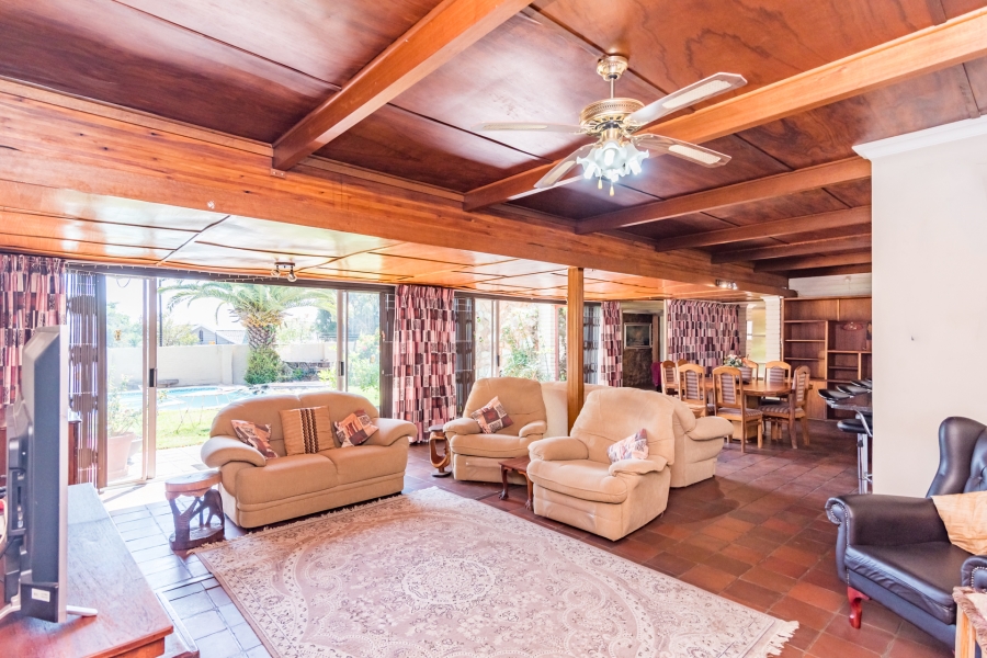 4 Bedroom Property for Sale in Monument Gauteng