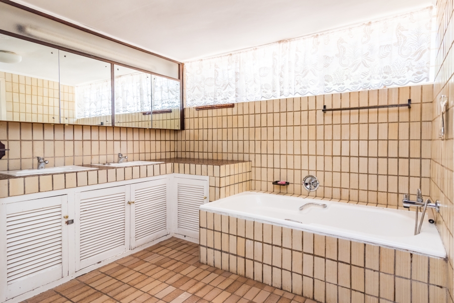 4 Bedroom Property for Sale in Monument Gauteng