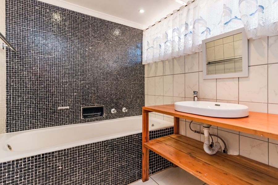 4 Bedroom Property for Sale in Monument Gauteng