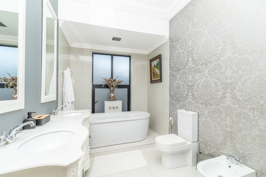 3 Bedroom Property for Sale in Magaliessig Gauteng