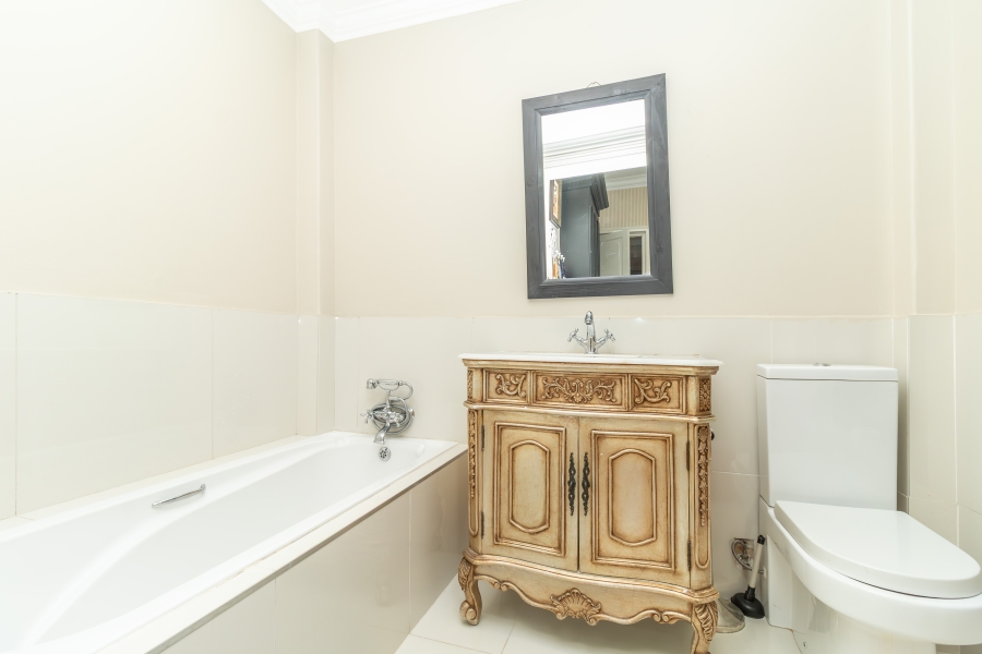 3 Bedroom Property for Sale in Magaliessig Gauteng
