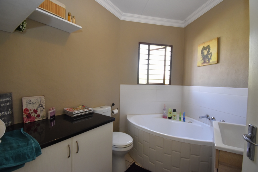 3 Bedroom Property for Sale in Northwold Gauteng