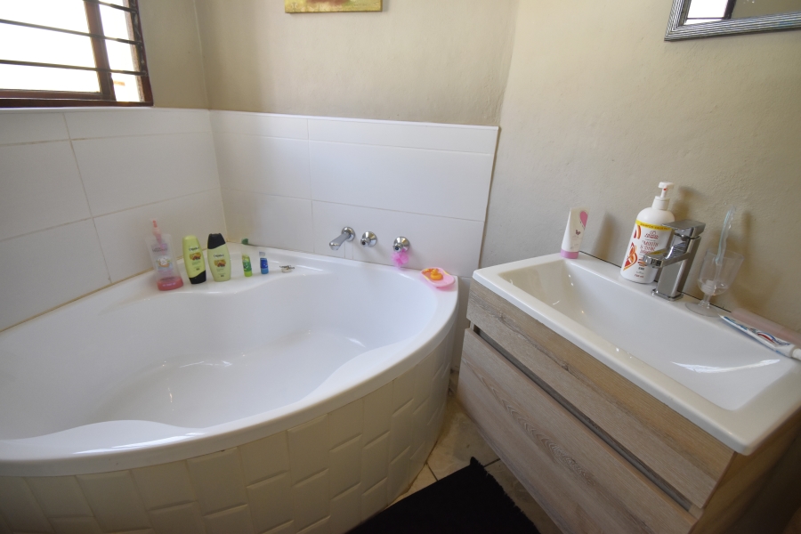 3 Bedroom Property for Sale in Northwold Gauteng