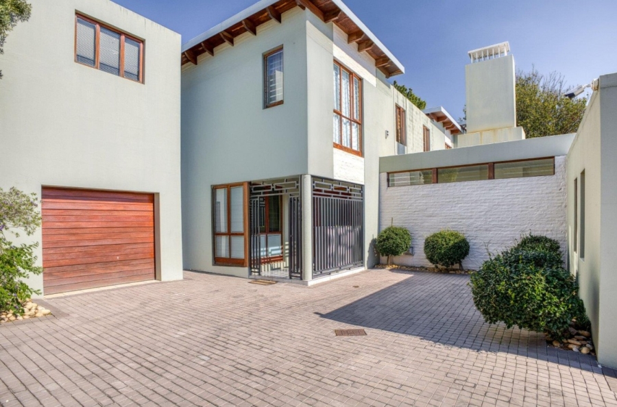 To Let 4 Bedroom Property for Rent in Morningside Gauteng