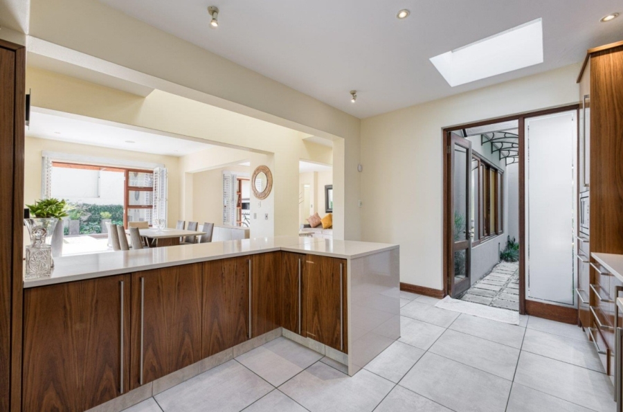 To Let 4 Bedroom Property for Rent in Morningside Gauteng