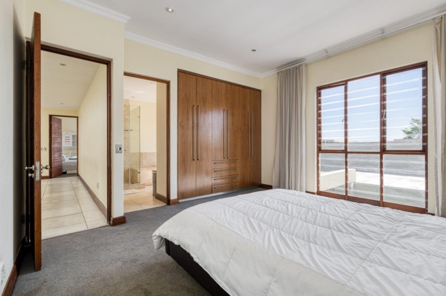 To Let 4 Bedroom Property for Rent in Morningside Gauteng