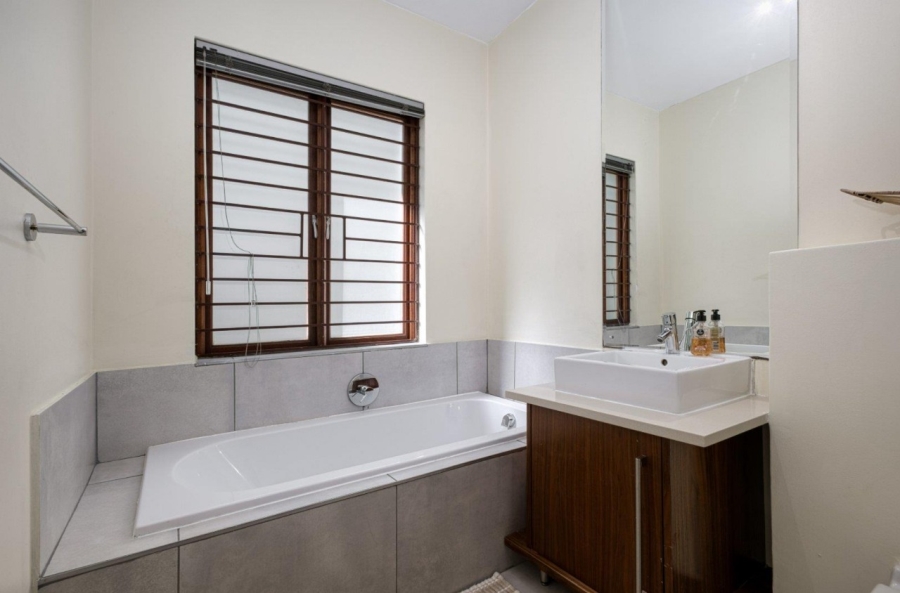 To Let 4 Bedroom Property for Rent in Morningside Gauteng