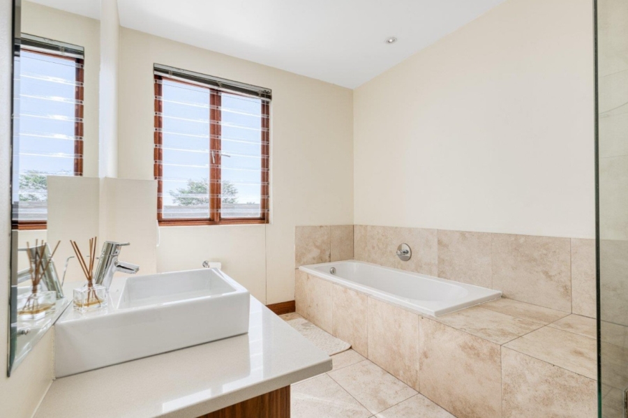 To Let 4 Bedroom Property for Rent in Morningside Gauteng