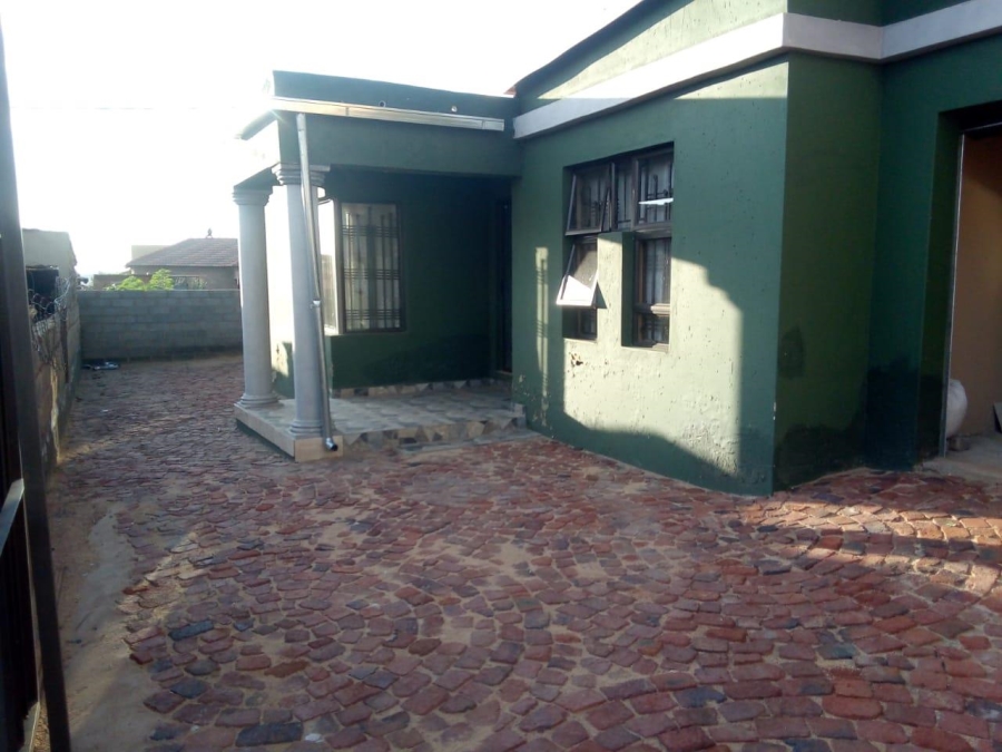 3 Bedroom Property for Sale in Mohlakeng Gauteng