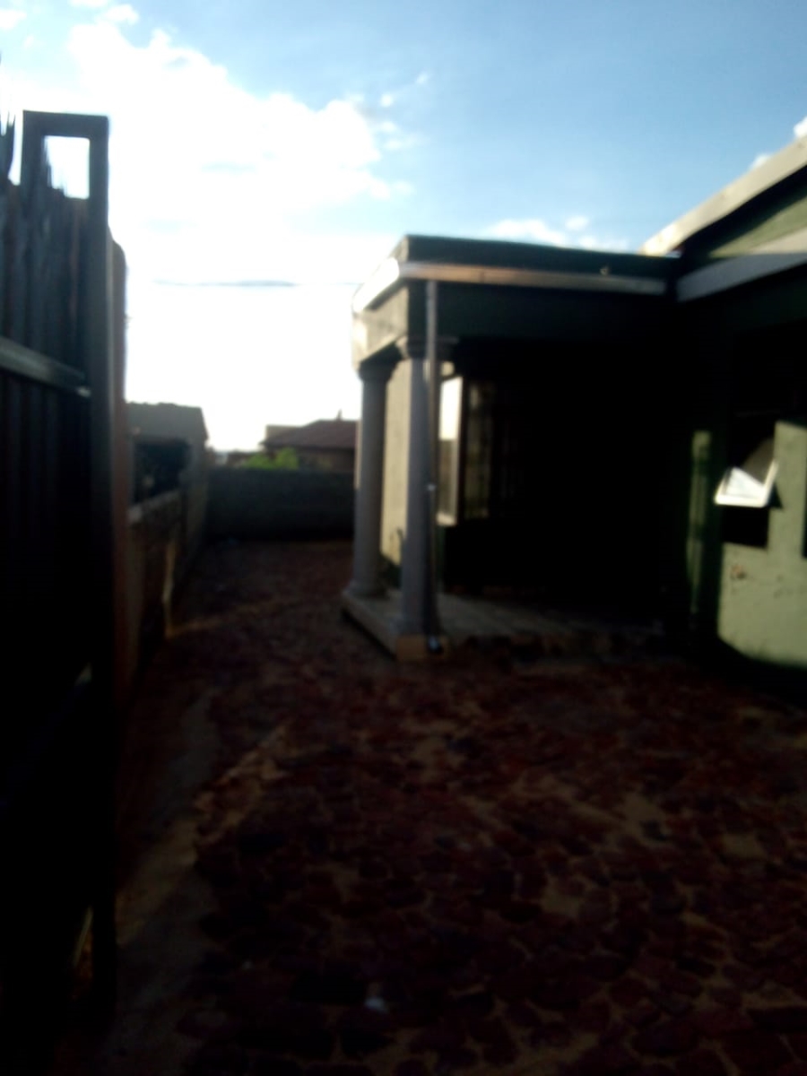 3 Bedroom Property for Sale in Mohlakeng Gauteng