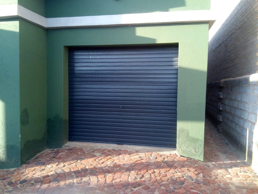 3 Bedroom Property for Sale in Mohlakeng Gauteng