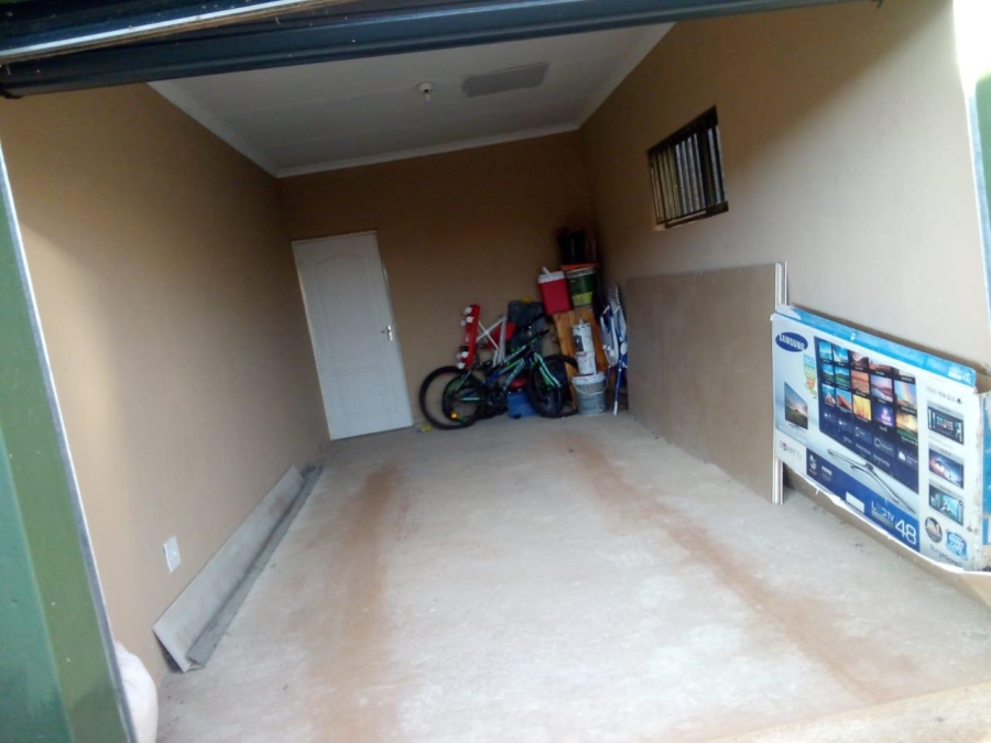 3 Bedroom Property for Sale in Mohlakeng Gauteng
