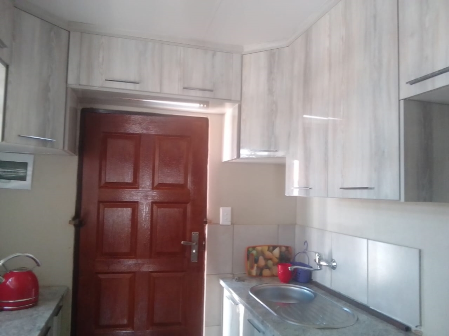 3 Bedroom Property for Sale in Azaadville Gardens Gauteng