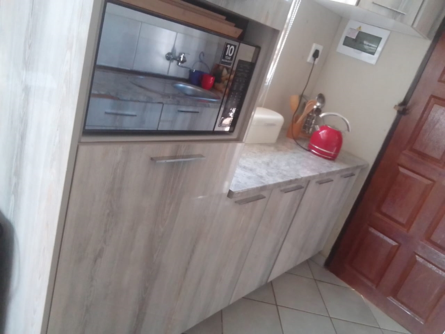 3 Bedroom Property for Sale in Azaadville Gardens Gauteng
