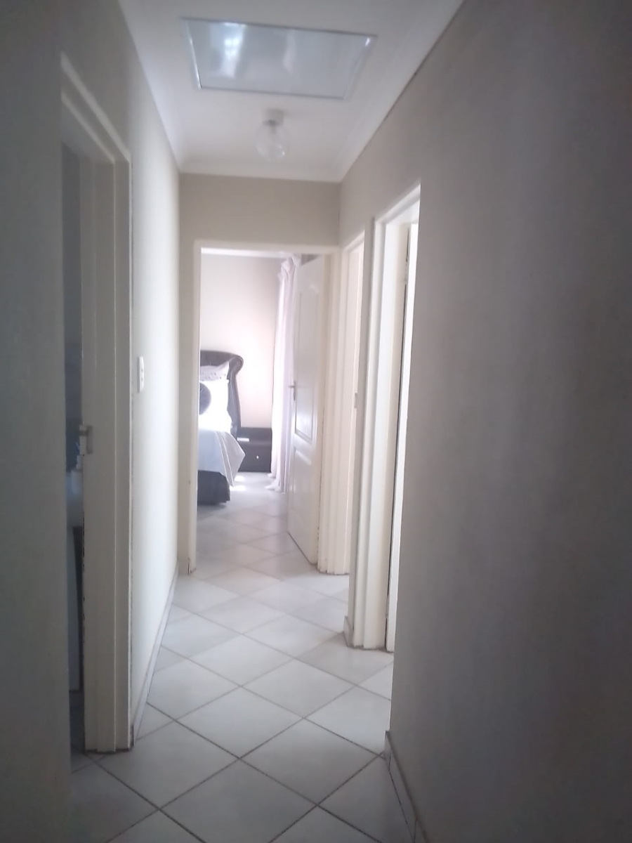 3 Bedroom Property for Sale in Azaadville Gardens Gauteng