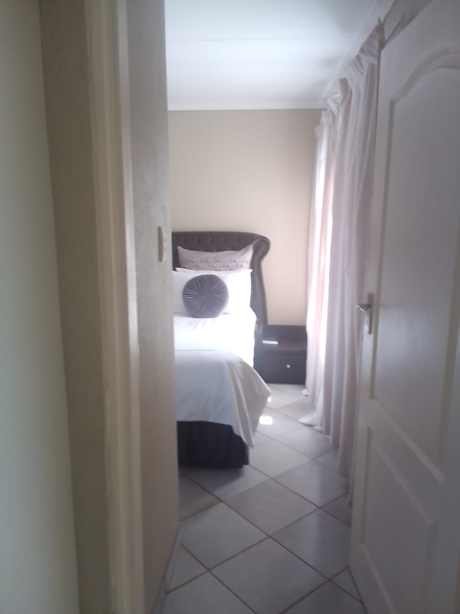 3 Bedroom Property for Sale in Azaadville Gardens Gauteng