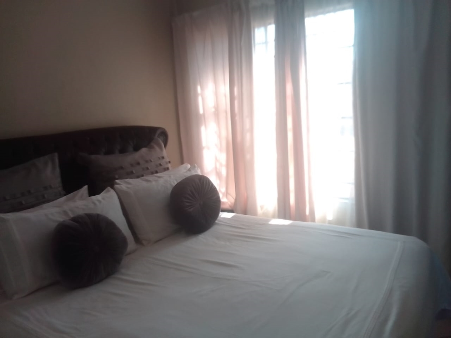 3 Bedroom Property for Sale in Azaadville Gardens Gauteng