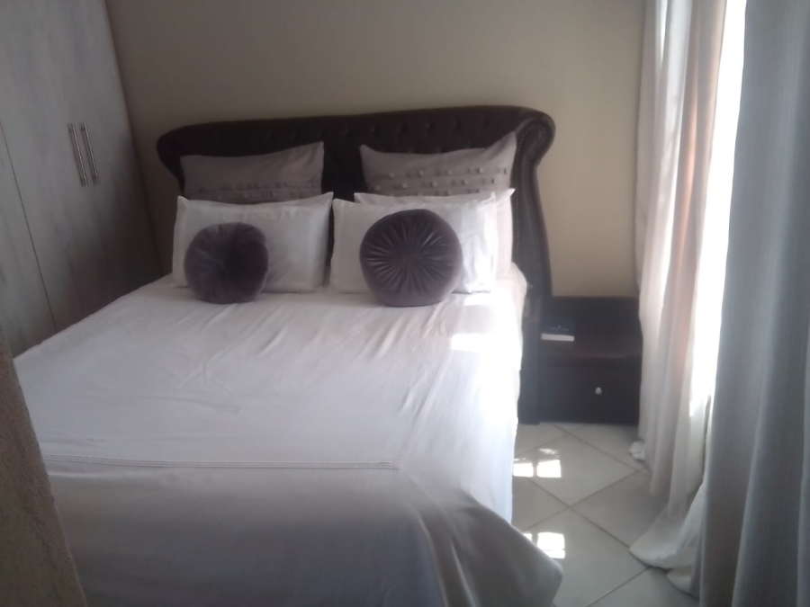 3 Bedroom Property for Sale in Azaadville Gardens Gauteng