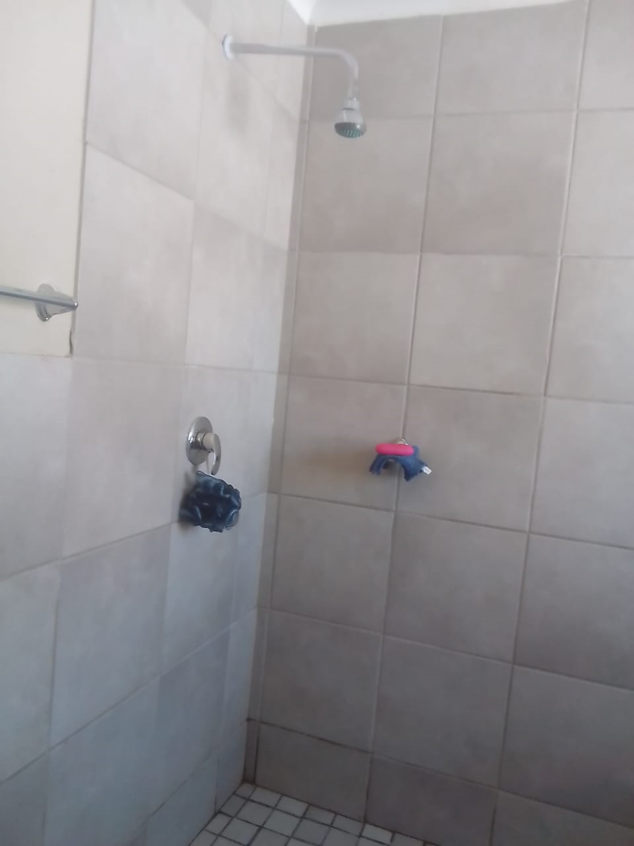 3 Bedroom Property for Sale in Azaadville Gardens Gauteng