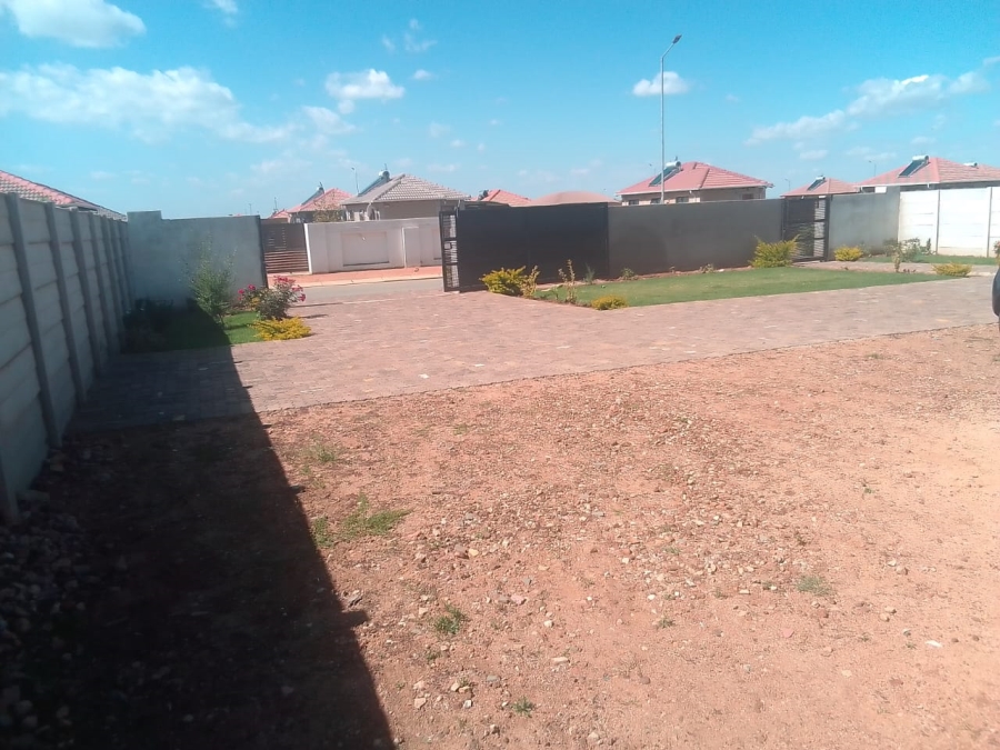 3 Bedroom Property for Sale in Azaadville Gardens Gauteng