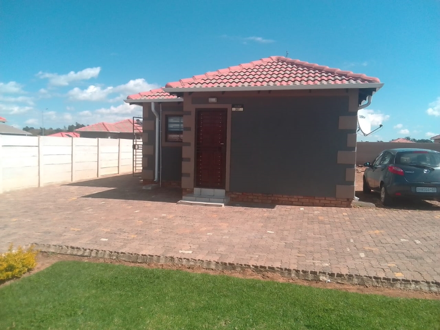 3 Bedroom Property for Sale in Azaadville Gardens Gauteng