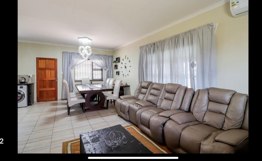 3 Bedroom Property for Sale in Azaadville Gardens Gauteng