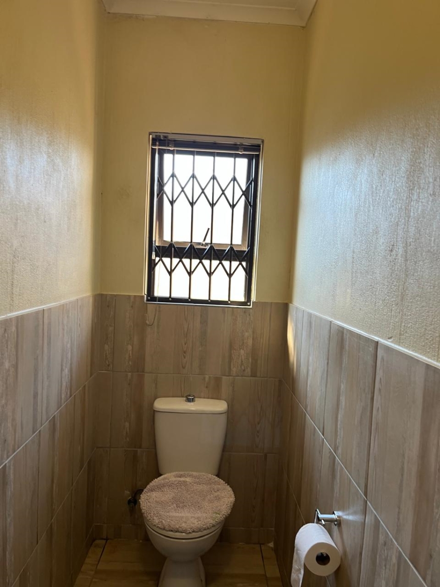 3 Bedroom Property for Sale in Azaadville Gardens Gauteng