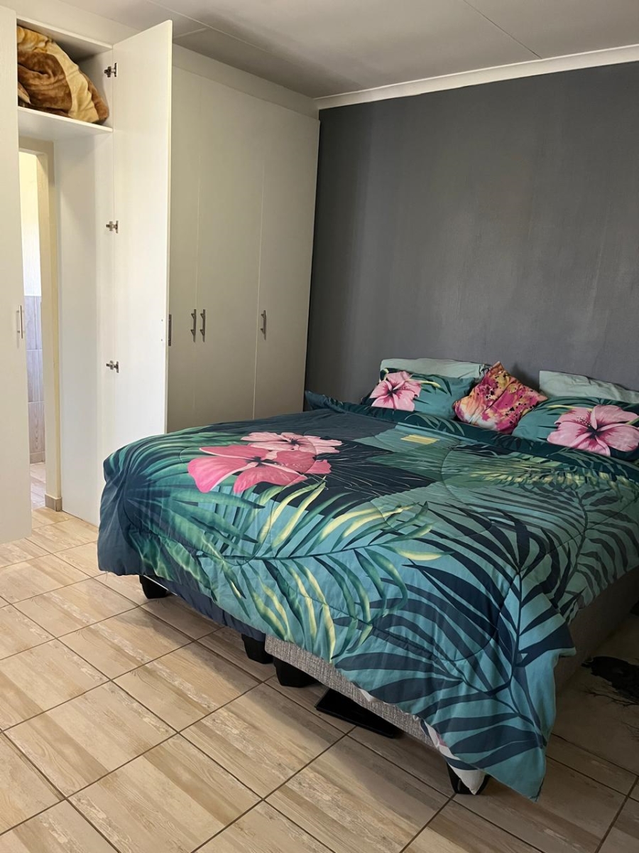 3 Bedroom Property for Sale in Azaadville Gardens Gauteng