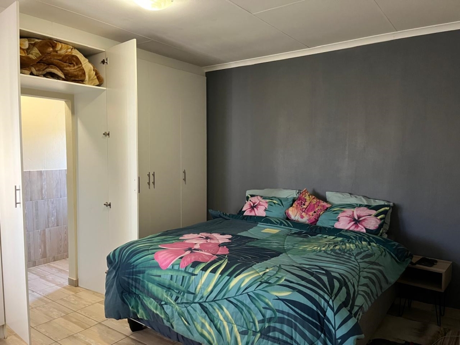3 Bedroom Property for Sale in Azaadville Gardens Gauteng