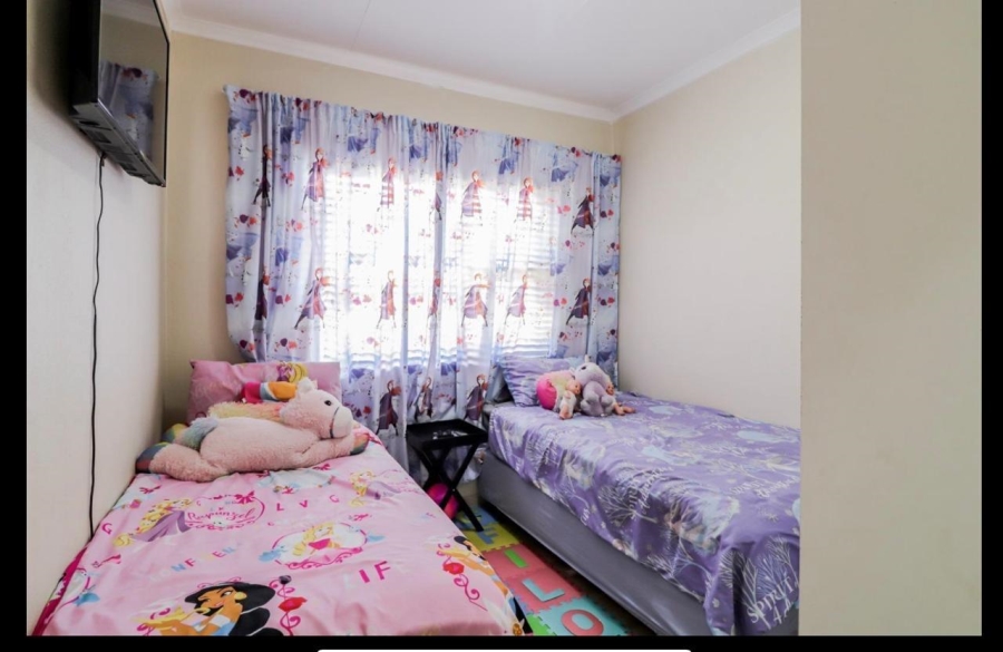 3 Bedroom Property for Sale in Azaadville Gardens Gauteng