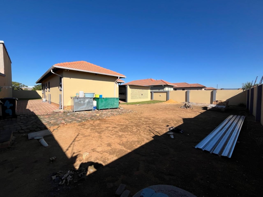 3 Bedroom Property for Sale in Azaadville Gardens Gauteng